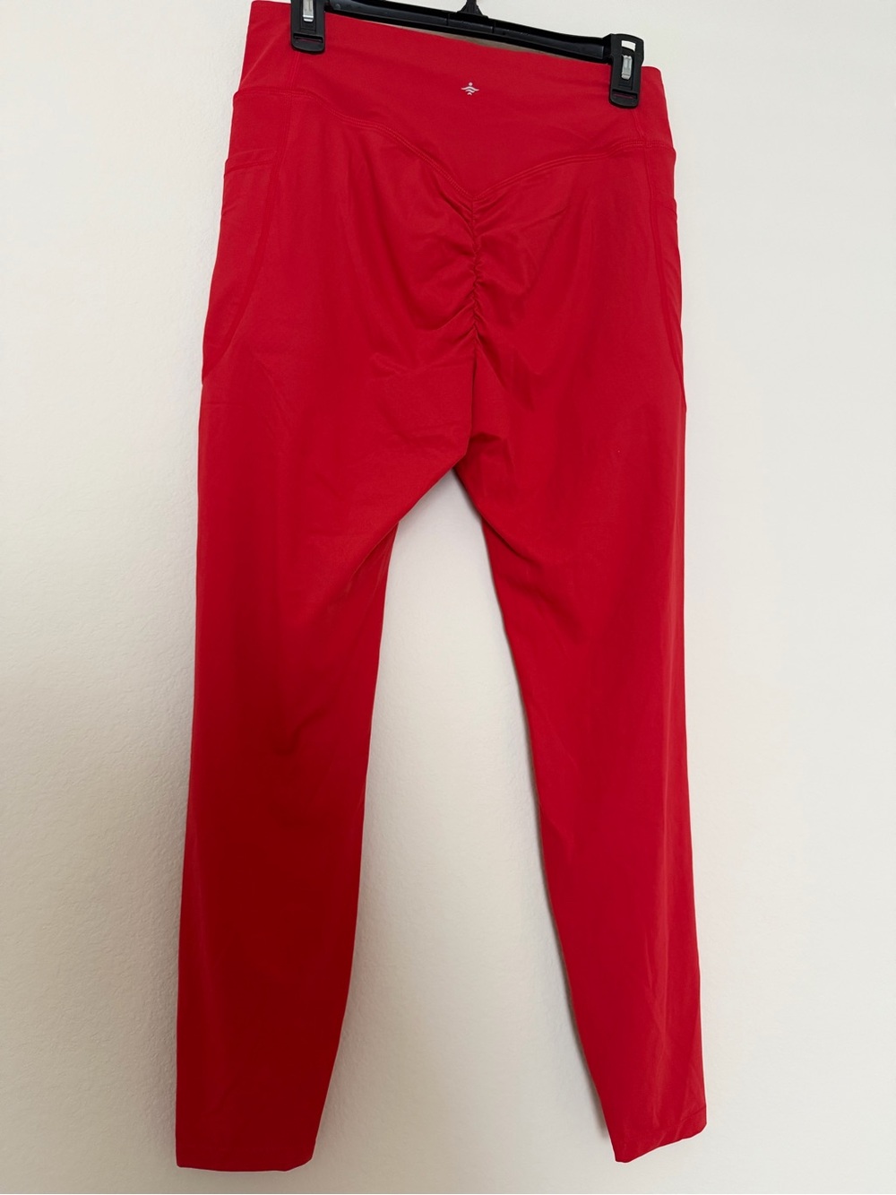 Halara tummy control 7/8 leggings - Picture 3 of 6
